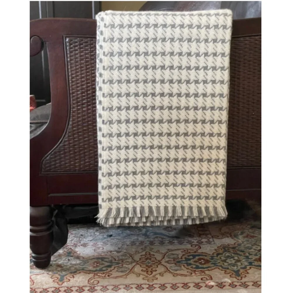 ARTZNL 100% Baby Alpaca Houndstooth Throw Blanket Large Soft Warm Luxury Gray